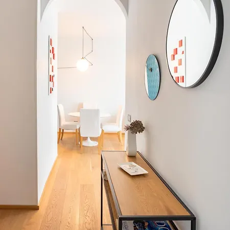 51 - (adults Only) أرونا