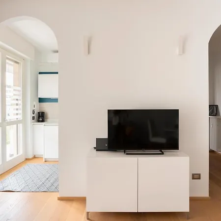 51 - (adults Only) Arona