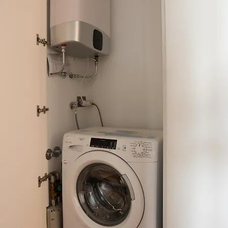 51 - (adults Only) * أرونا